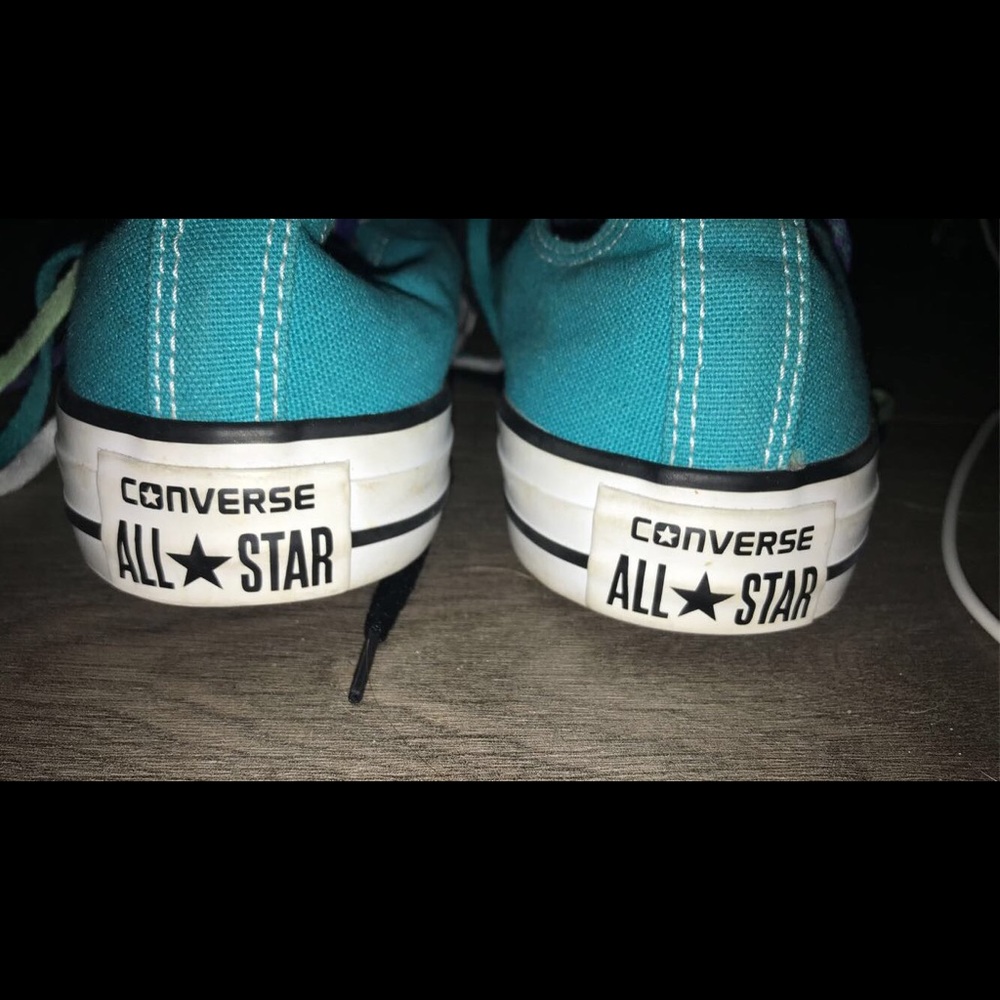 Blue converse - Picture 2 of 3